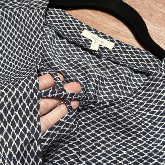 Maurices Blouse Blue White Flowy Surplice Criss Cross V-Neck Top Sz L - Picture 3 of 10